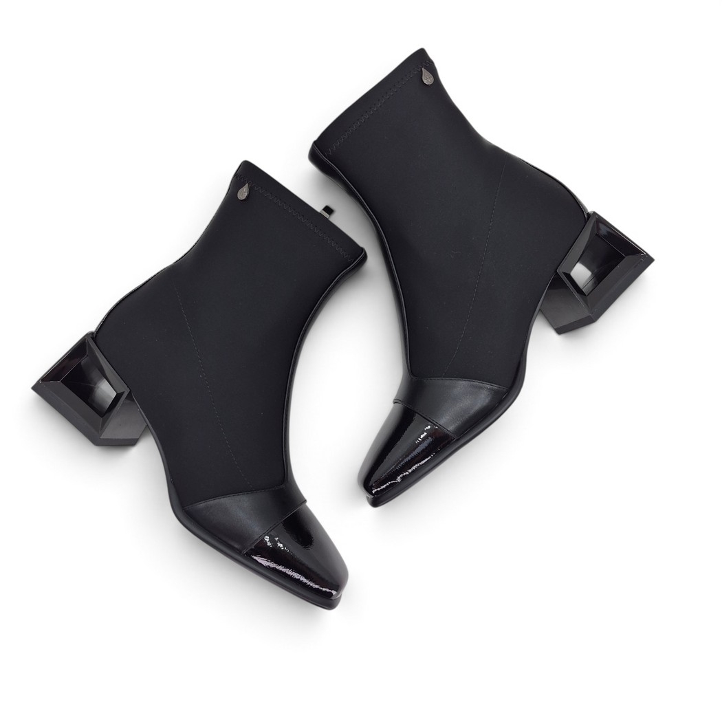 Aqua Flex 28-Violet Noir