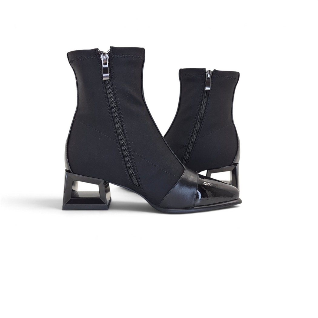 Aqua Flex 28-Violet Noir