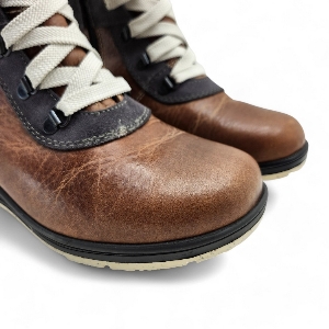 Martino Maggie Tan/Grey Gr:6W